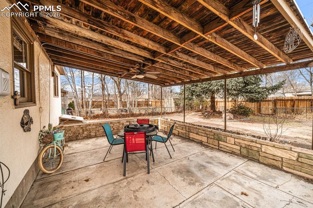 Image 19 of 24: Patio