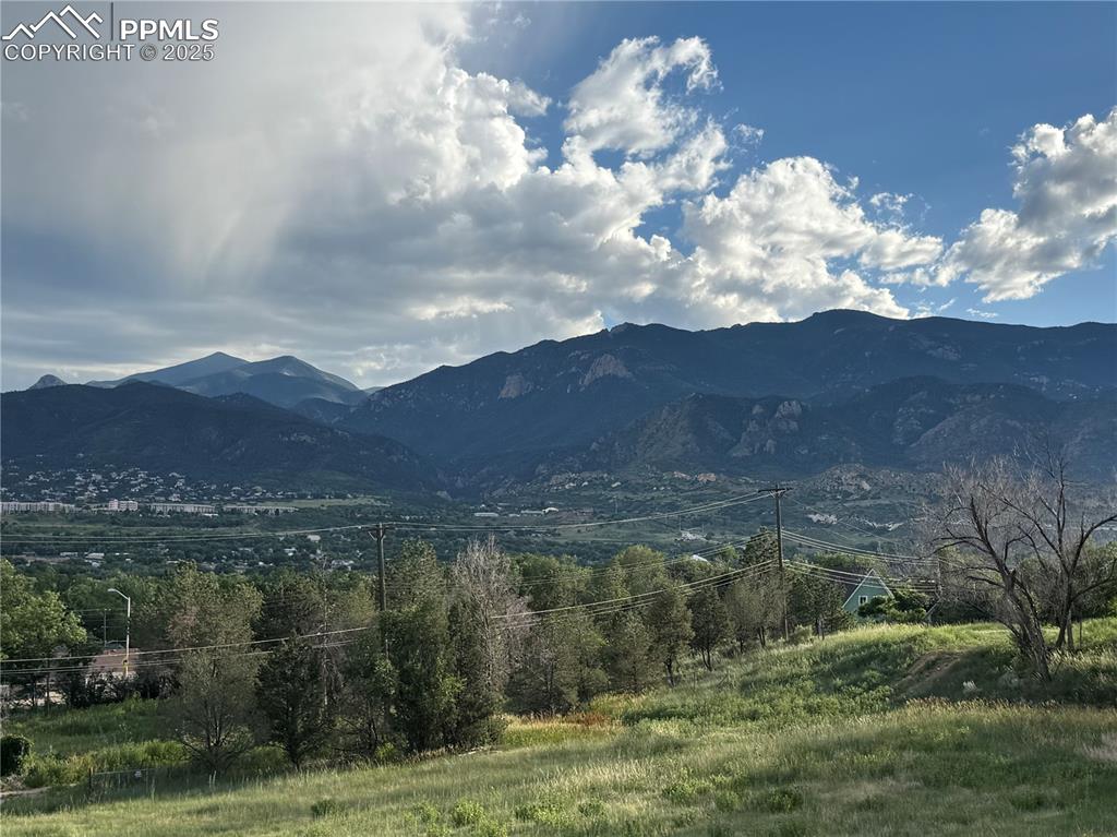 Image 4 of 47: Mountain view