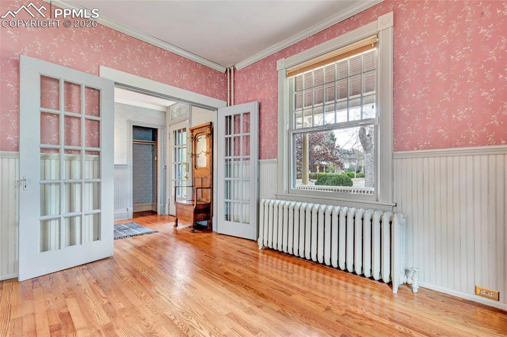 Image 15 of 46: Entrance Foyer