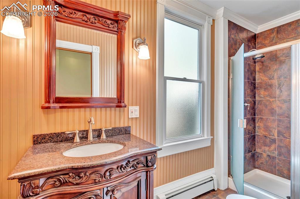 Image 29 of 46: Main Level 3/4 Bath