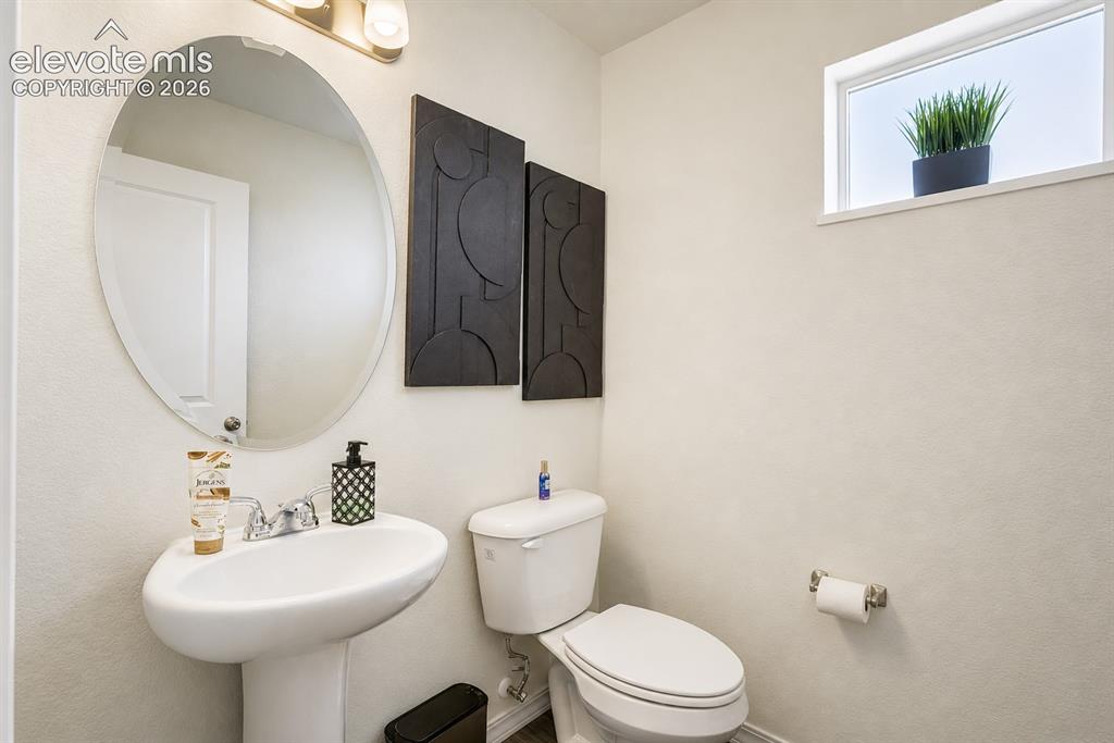 Image 17 of 24: Bathroom