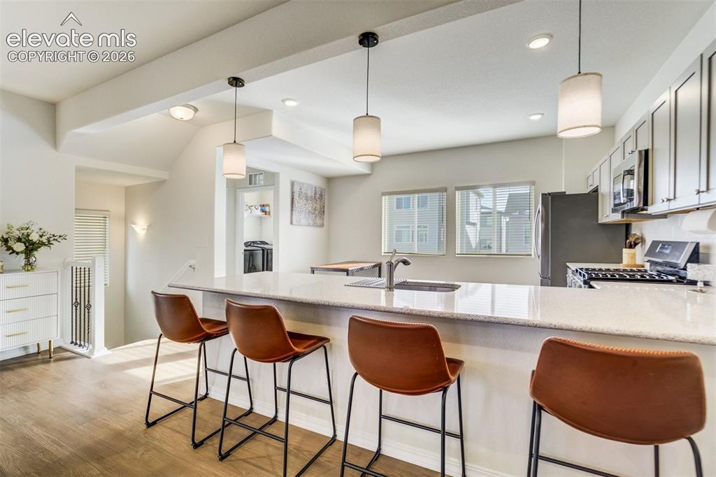 Image 9 of 24: Kitchen