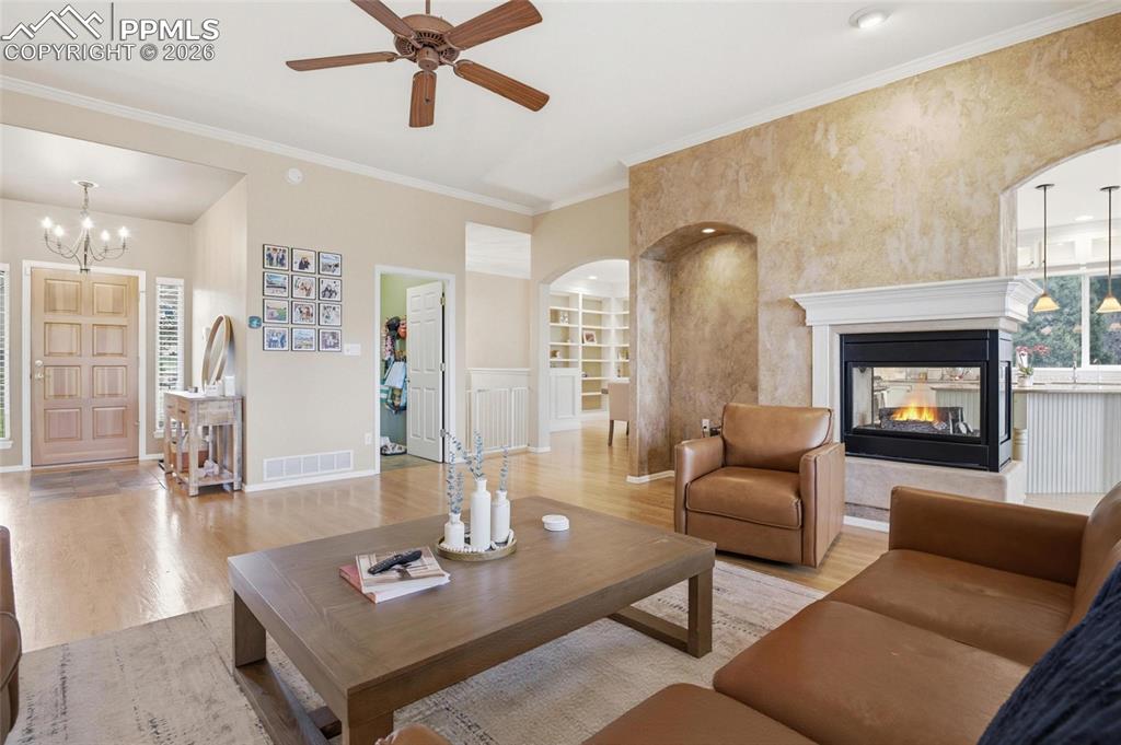 Image 21 of 50: Living Room