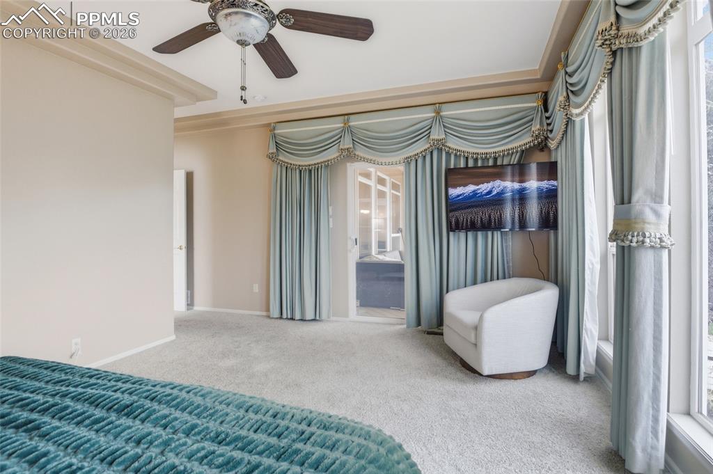 Image 23 of 50: Bedroom