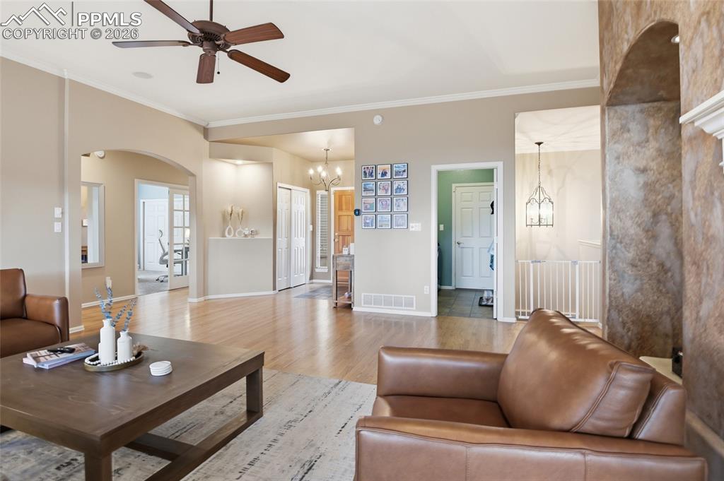 Image 9 of 50: Living Room