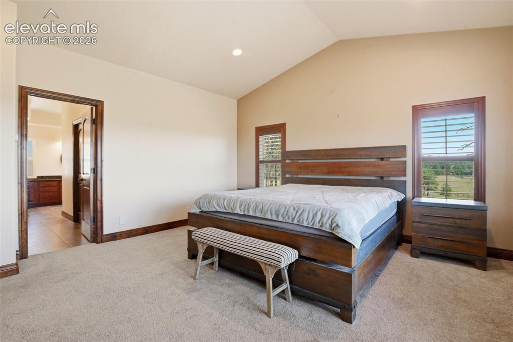 Image 15 of 50: Bedroom
