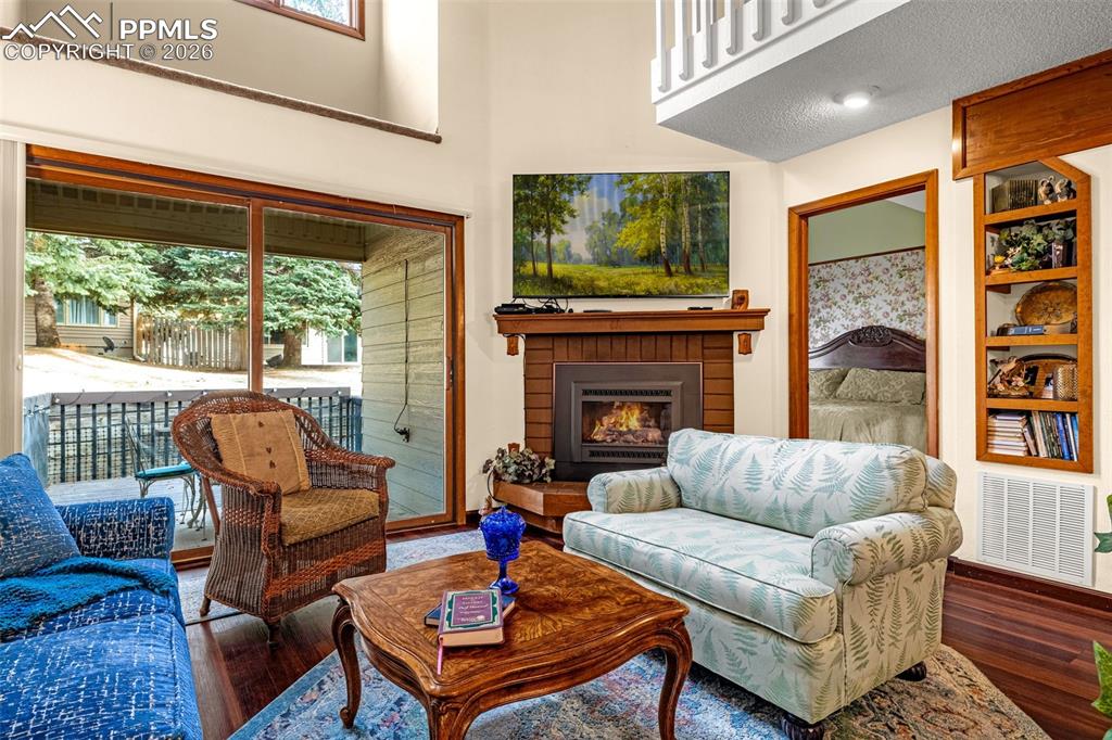 Image 11 of 38: Living Room