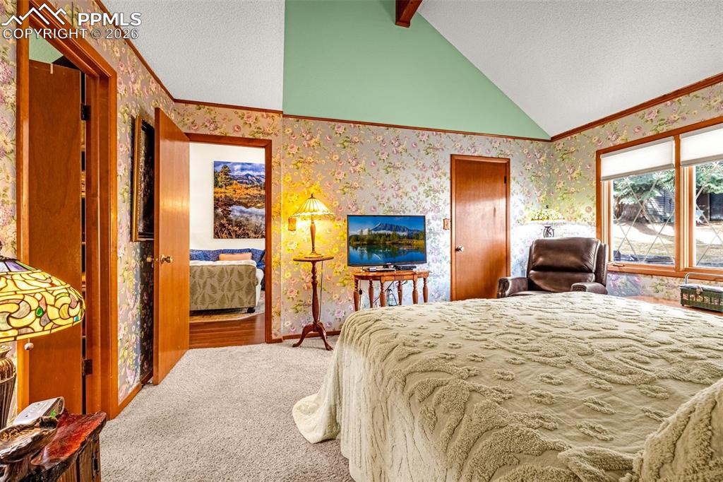 Image 18 of 38: Bedroom