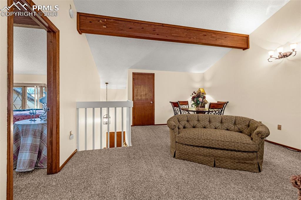 Image 23 of 38: Sitting Room