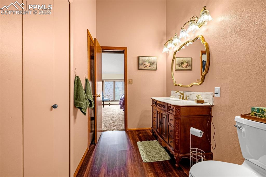 Image 27 of 38: Bathroom