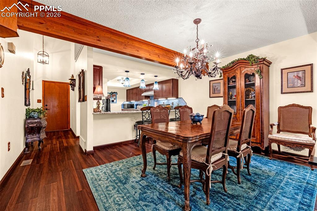 Image 5 of 38: Dining Area