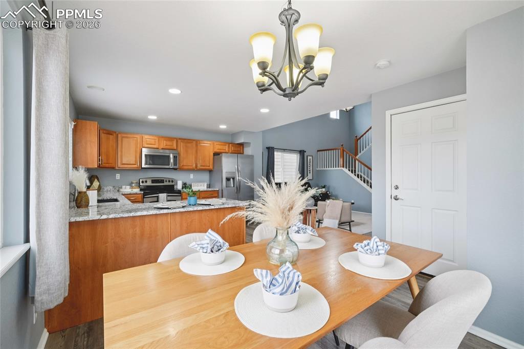 Image 10 of 37: Dining Area