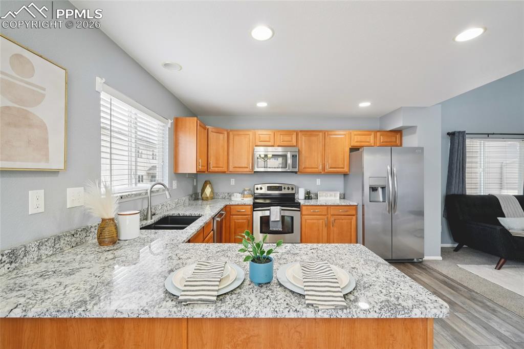 Image 15 of 37: Kitchen