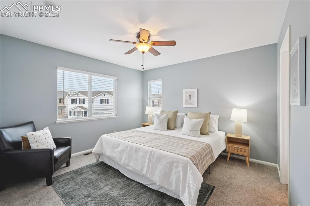 Image 18 of 37: Bedroom