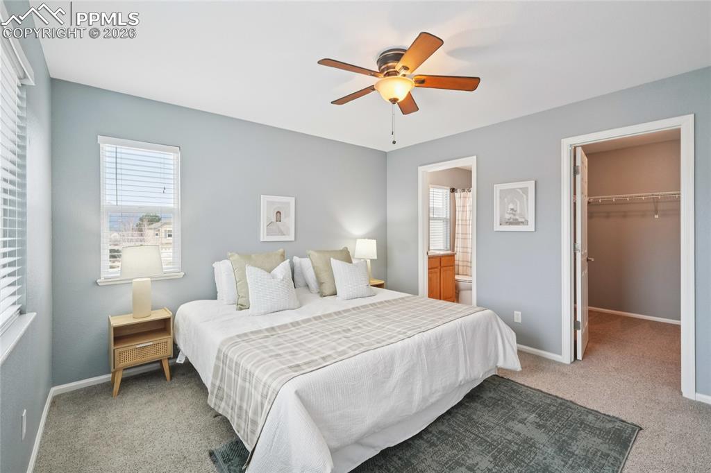 Image 19 of 37: Bedroom