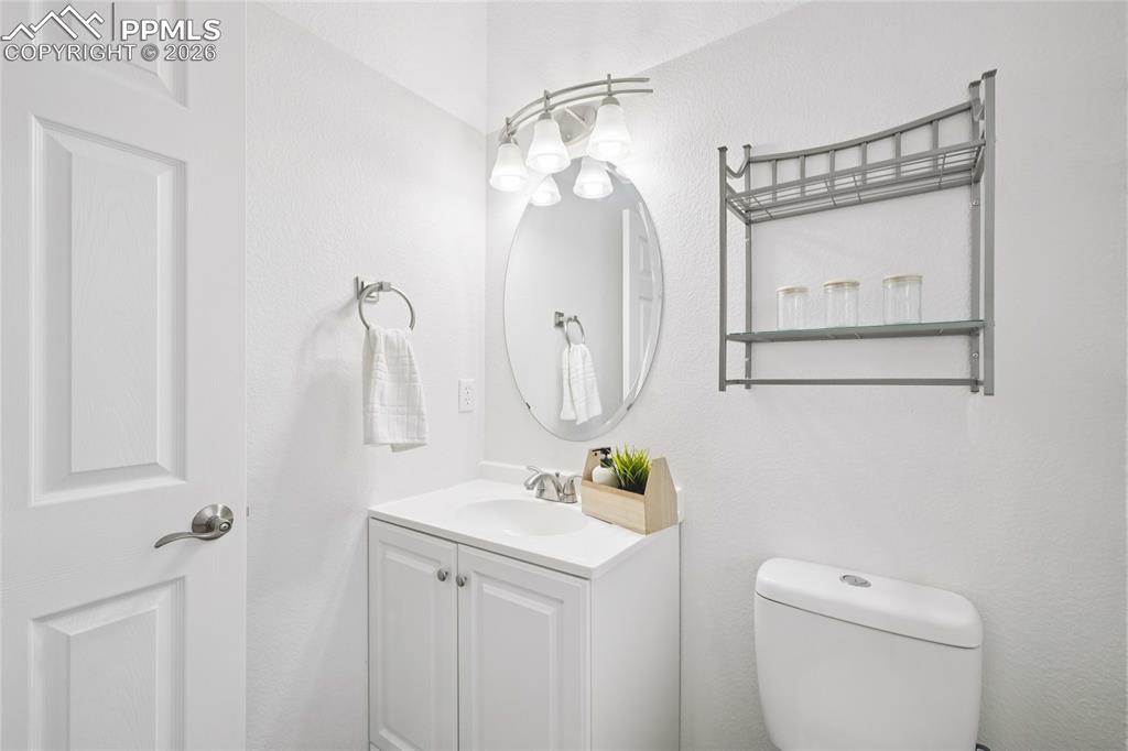 Image 30 of 37: Bathroom