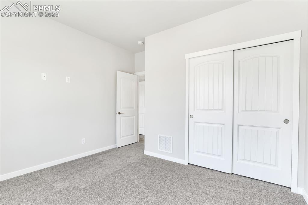 Image 16 of 22: Bedroom