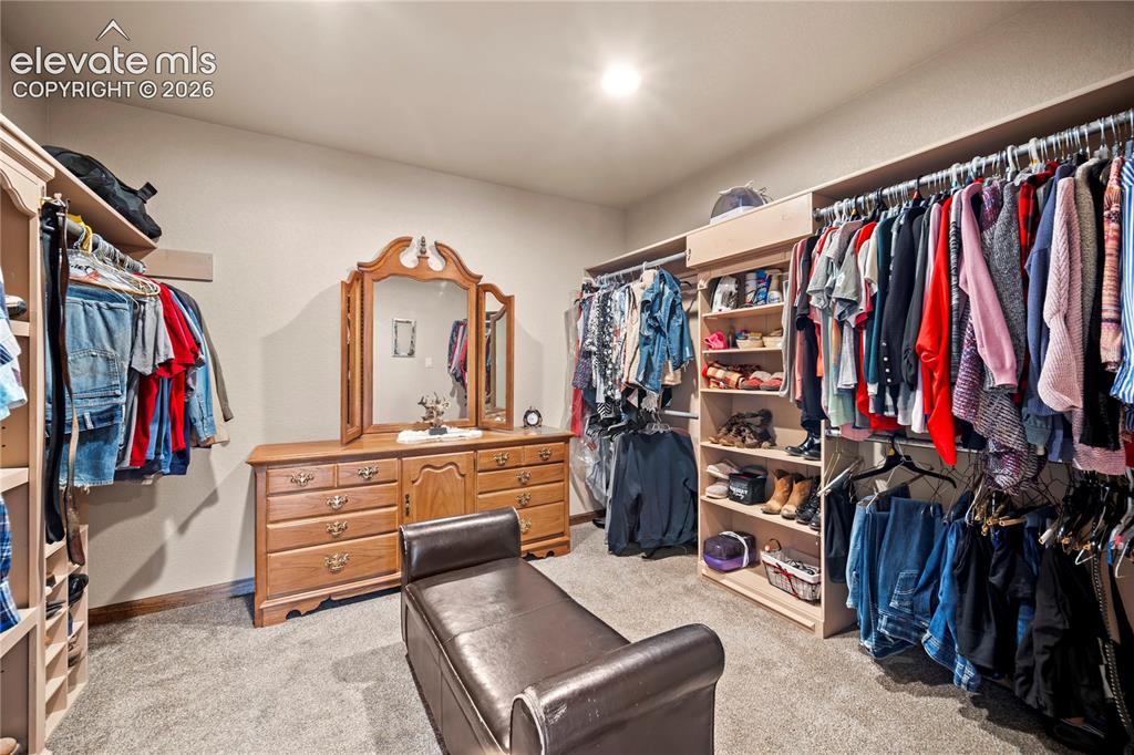 Image 19 of 49: Closet