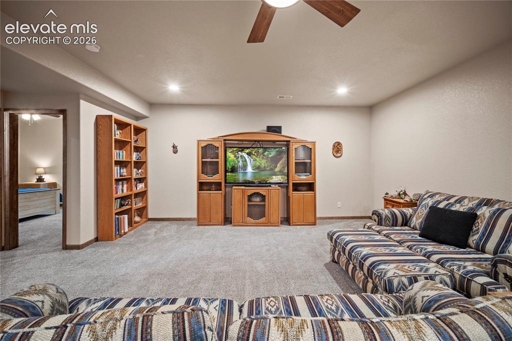 Image 29 of 49: Family Room