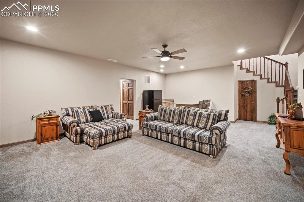 Image 33 of 50: Family Room