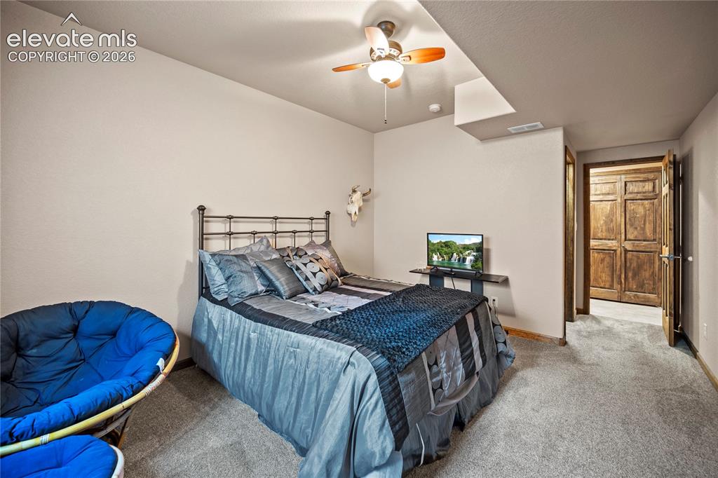 Image 36 of 49: Bedroom
