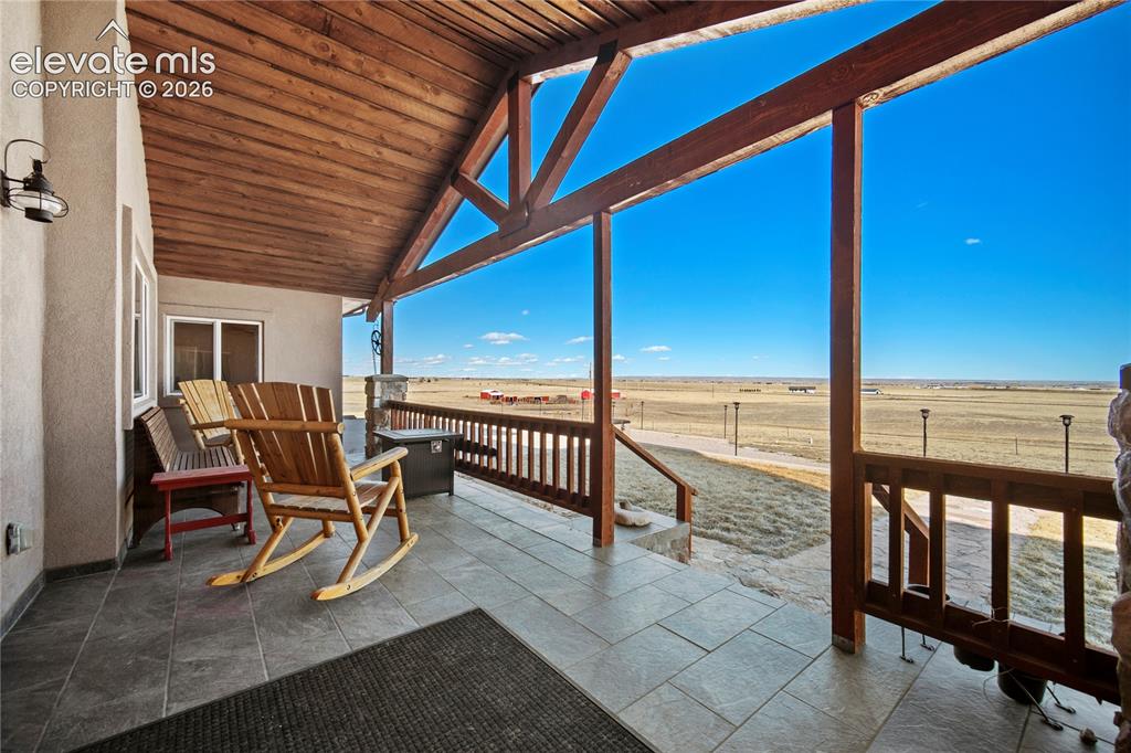 Image 8 of 49: Patio