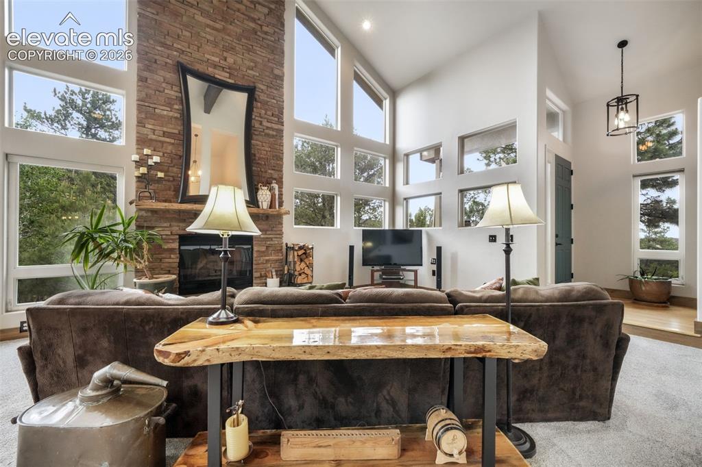 Image 7 of 49: Floor Plan