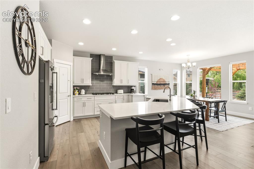 Image 15 of 45: Kitchen