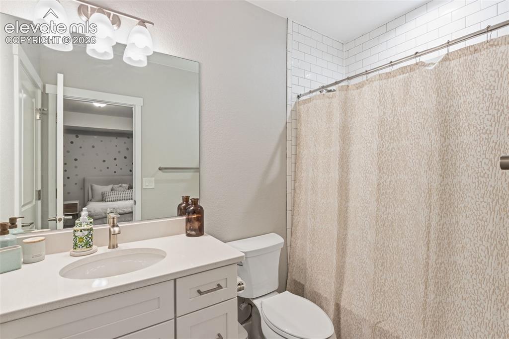 Image 40 of 45: Adjoining full bathroom on 5th bedroom 
