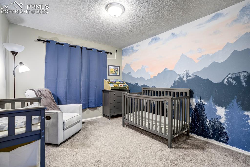 Image 15 of 20: Bedroom