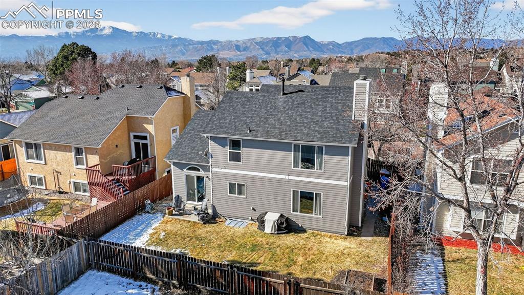 Image 29 of 32: Back of Structure