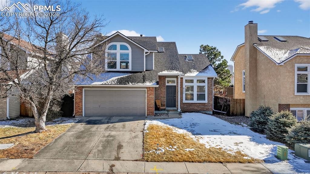 Image 7 of 32: Front of Structure