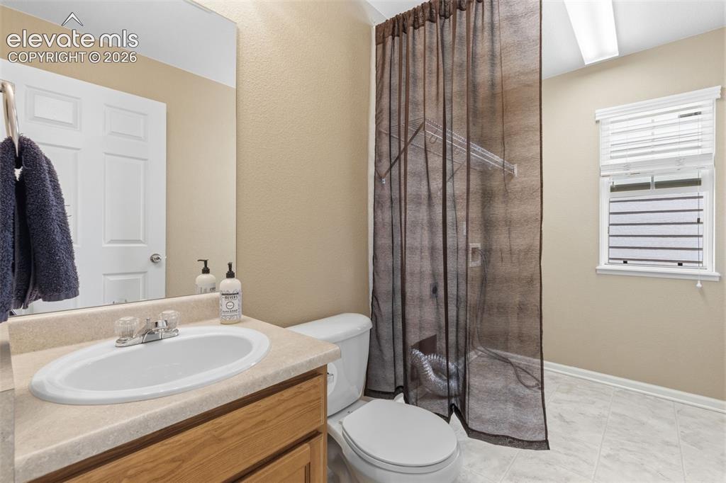 Image 31 of 40: Half bath on main