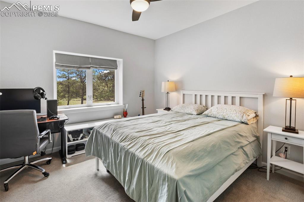 Image 17 of 37: Bedroom