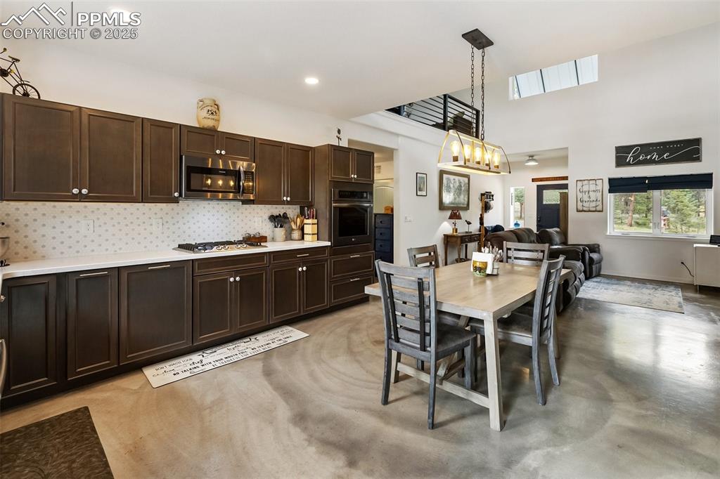 Image 6 of 37: Kitchen