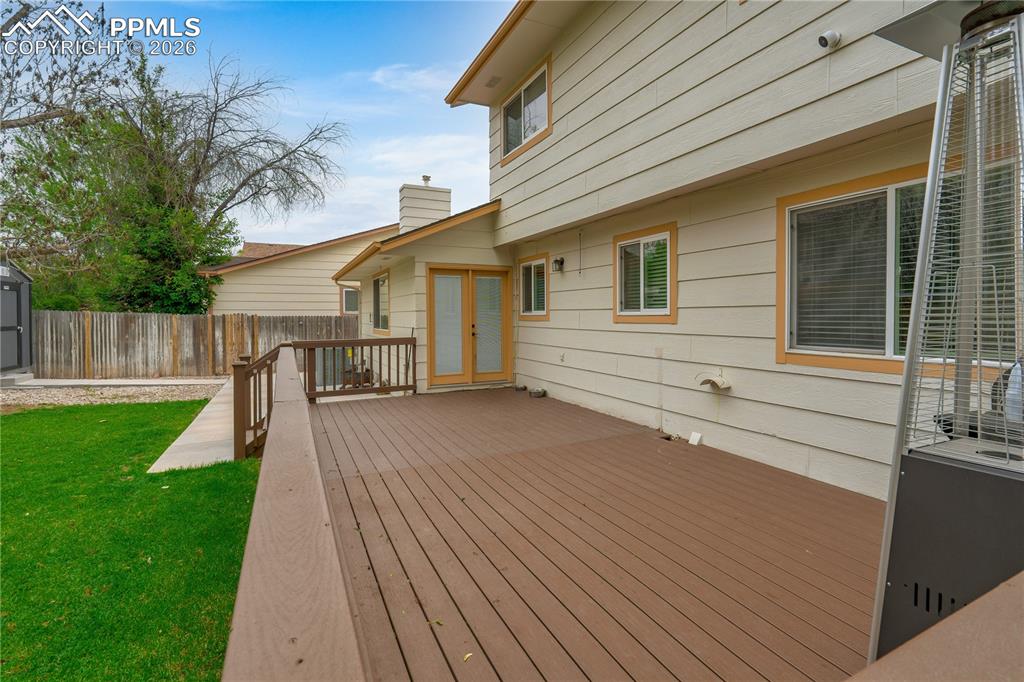 Image 8 of 35: Deck
