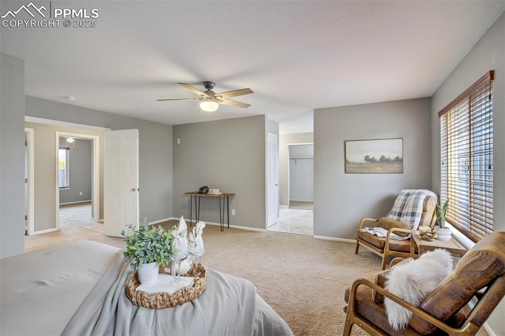 Image 20 of 49: Living Room