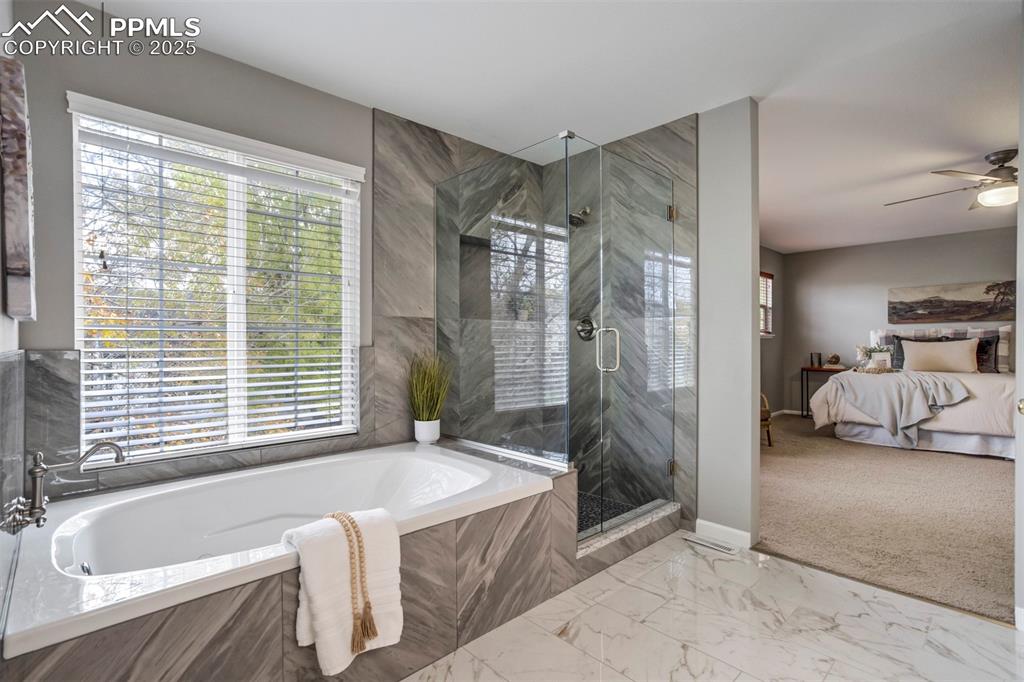 Image 27 of 49: Bathroom