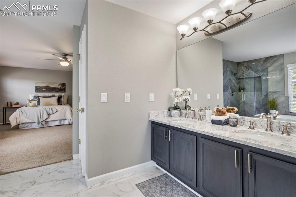 Image 28 of 49: Bathroom