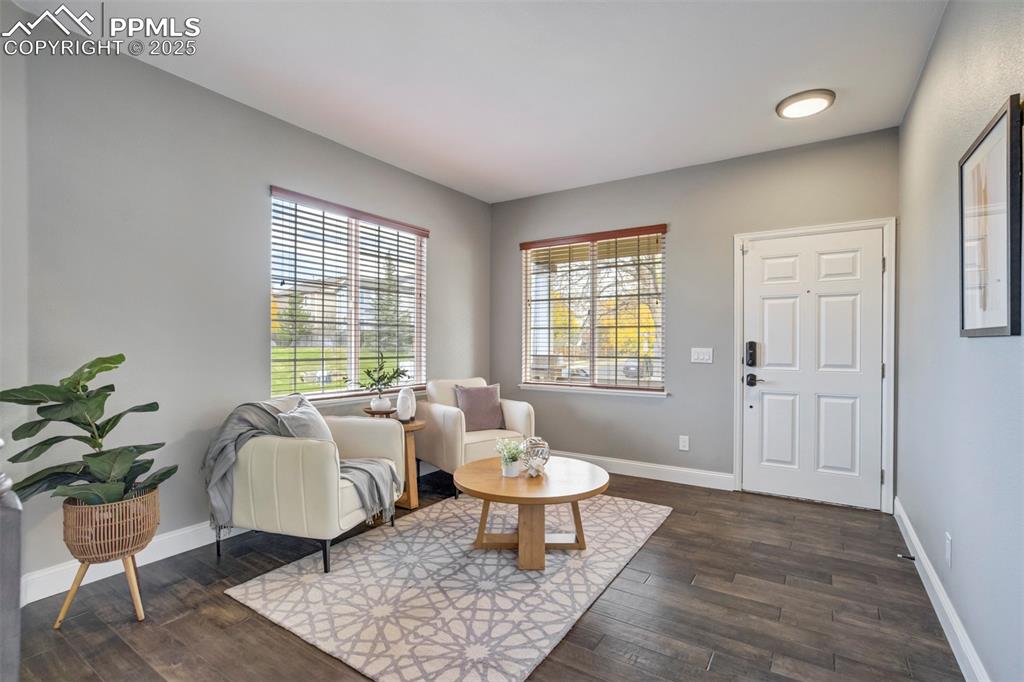 Image 4 of 49: Sitting Room