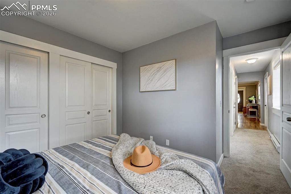 Image 9 of 32: Spacious and Quiet Primary