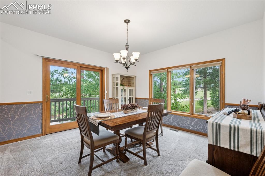 Image 14 of 37: Dining Area