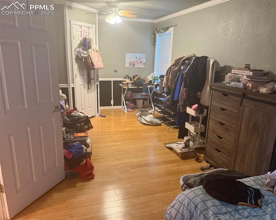 Image 9 of 9: Bedroom