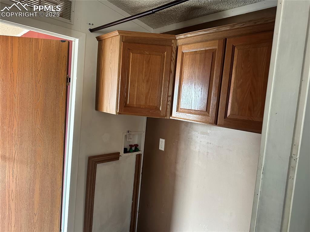 Image 14 of 22: Laundry