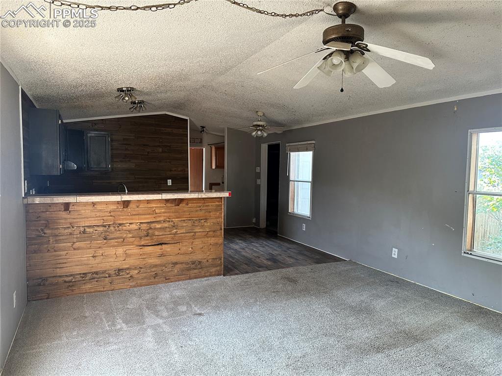 Image 6 of 22: Living Room