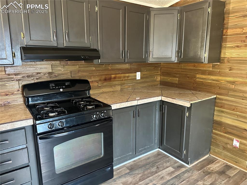 Image 8 of 22: Kitchen