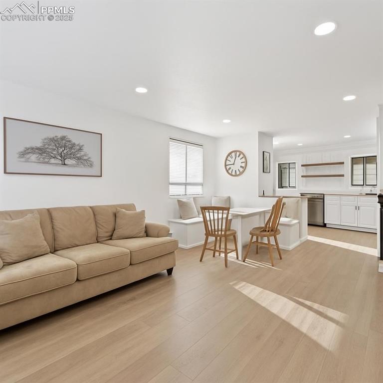 Image 3 of 50: Living Room