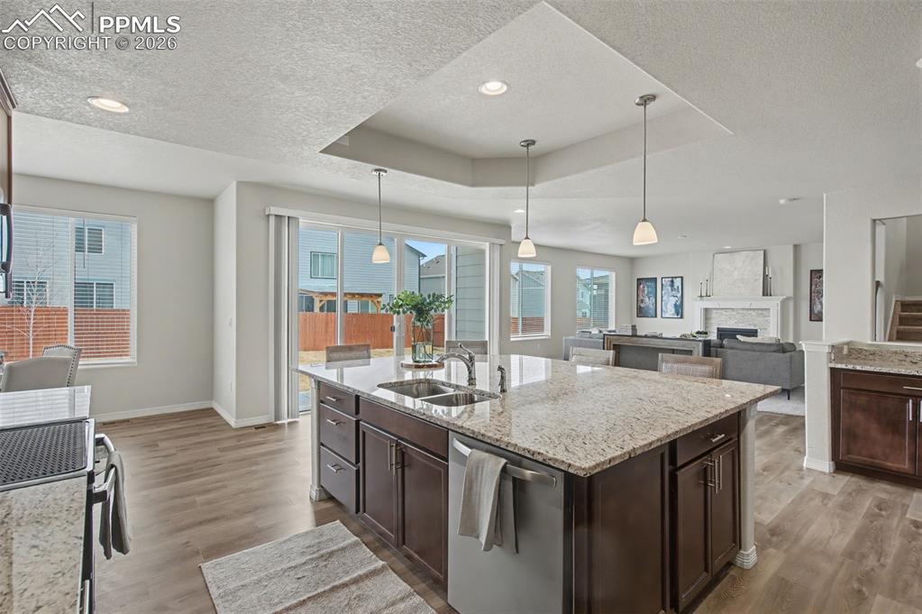 Image 15 of 38: Kitchen