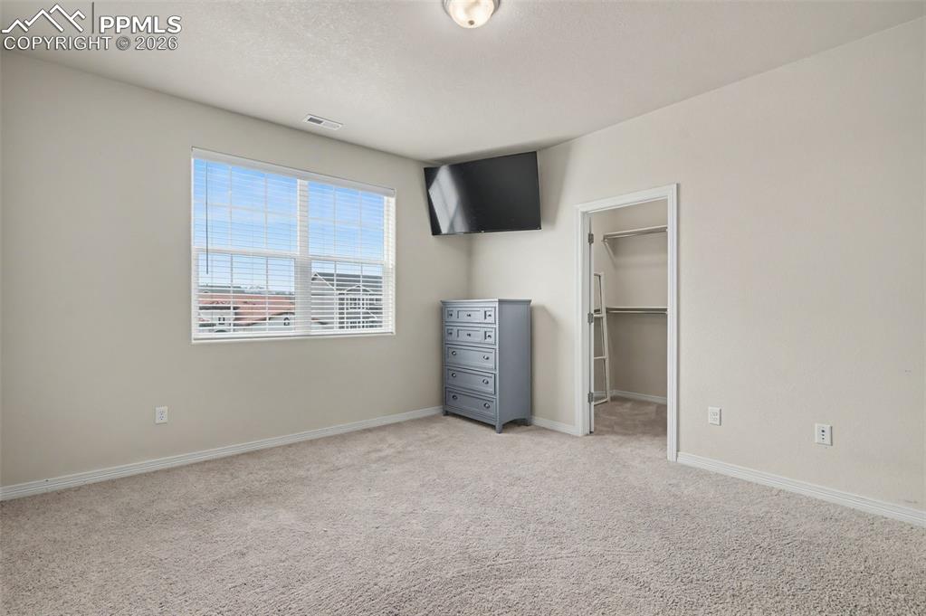 Image 37 of 38: Bedroom