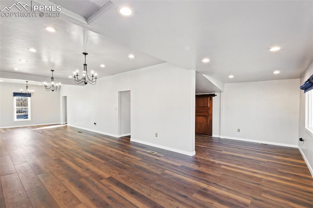 Image 5 of 21: Office